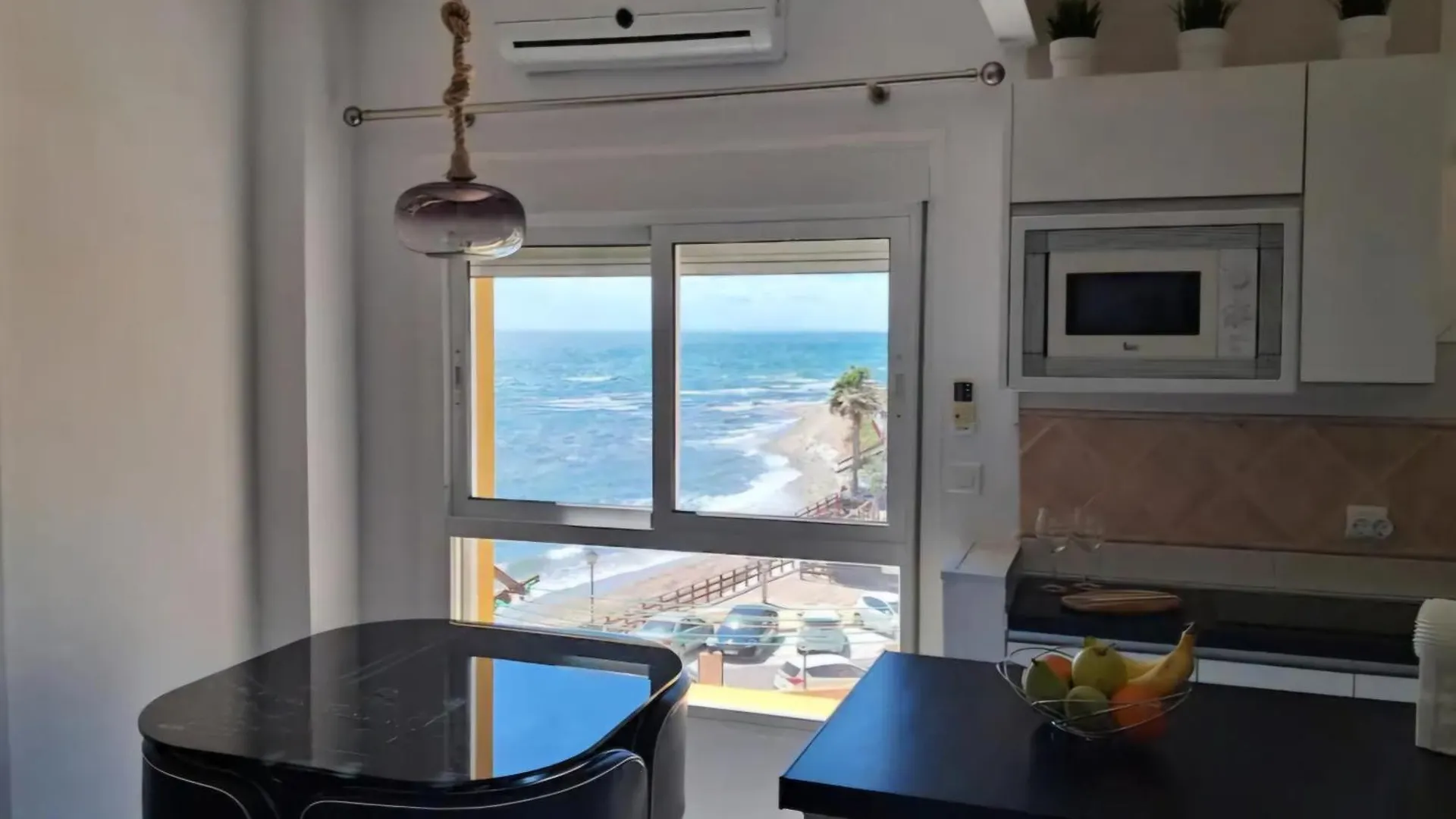 Beachfront Studio Sitio de Calahonda 0*,  Spain
